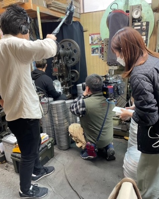 鍋側面叩き