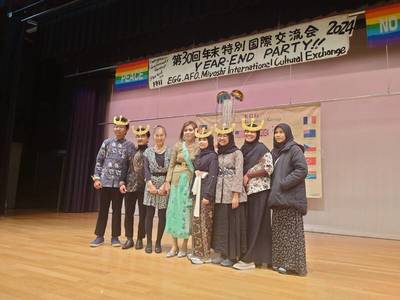 ステージ出演してくれた留学生たち