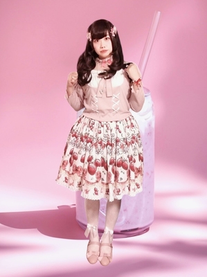 胸切り替えﾊﾟﾌｽﾘｰﾌﾞﾌﾟﾙｵｰﾊﾞｰ+Juicy BABY Love Love Berriesｽｶｰﾄﾛﾘｨﾀ｡1