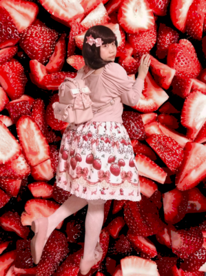 胸切り替えﾊﾟﾌｽﾘｰﾌﾞﾌﾟﾙｵｰﾊﾞｰ+Juicy BABY Love Love Berriesｽｶｰﾄﾛﾘｨﾀ｡2