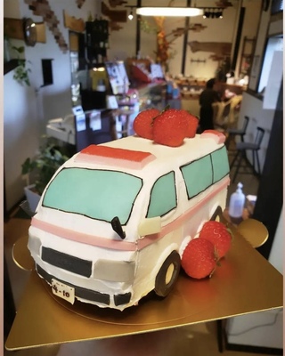 救急車のケーキ