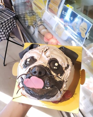 パグのケーキ