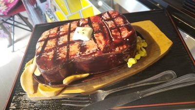 ステーキのケーキ