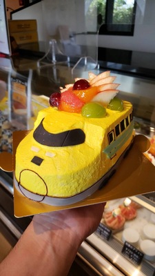 新幹線ケーキ