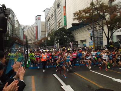 福岡マラソンスタート！