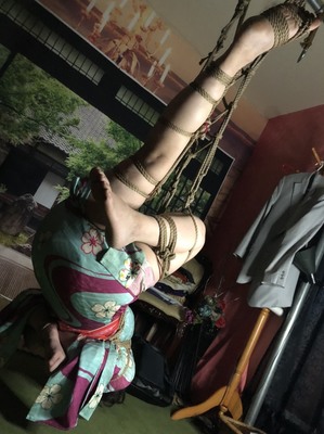 片足上げの逆吊り