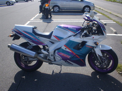 クラさん　FZR１０００